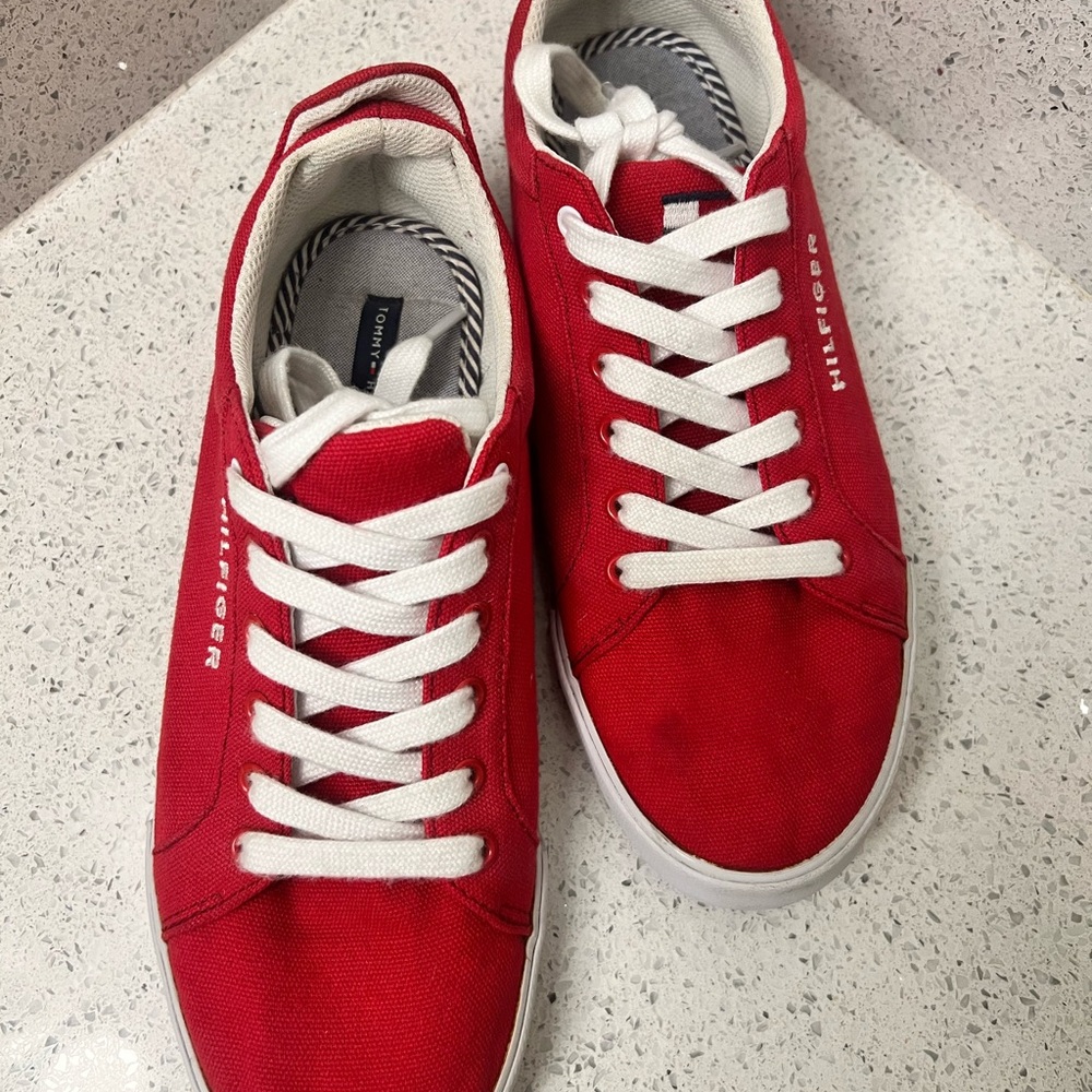 Tommy Hilfiger Red Canvas Low-Top Sneakers with White Laces - Picture 2 of 4